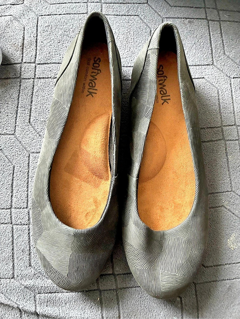 SoftWalk Sonoma Ballet Flat Women's Gray Flats US 10.5 W